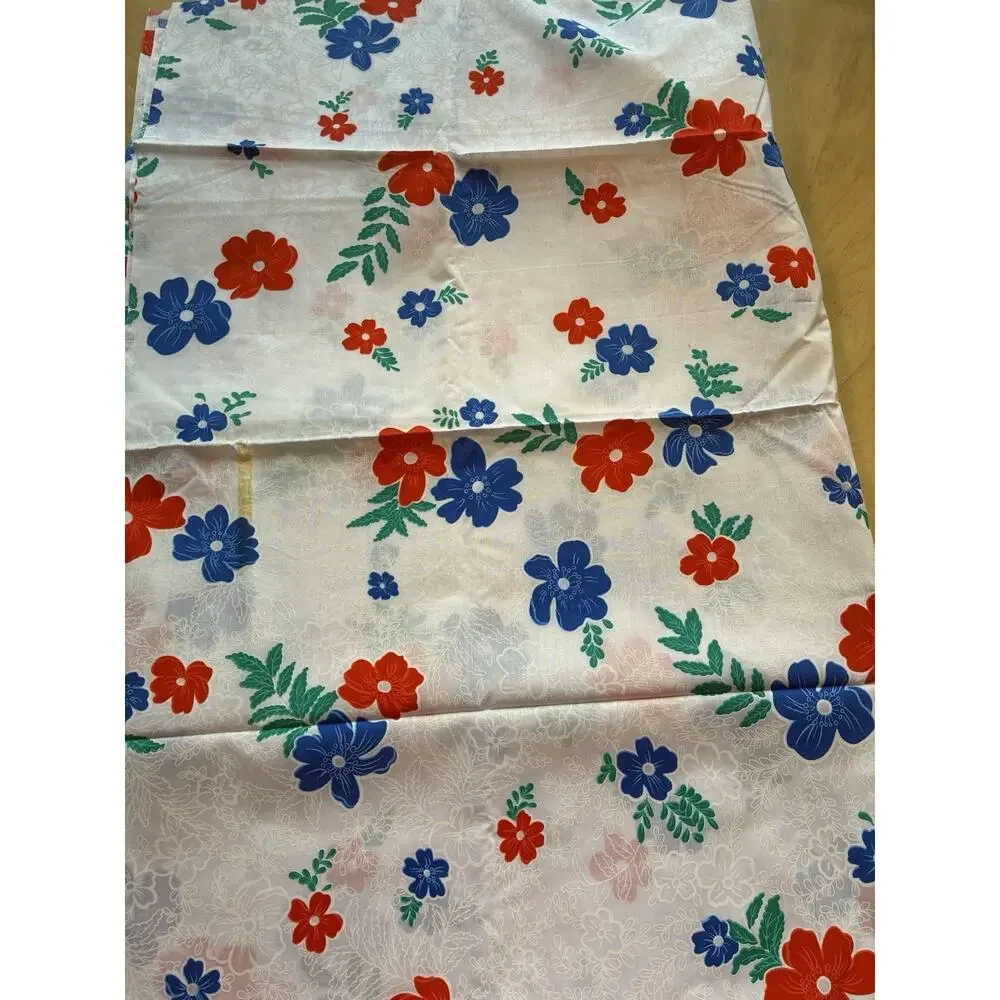 VTG 70s Flower Power Fabric 1.8y Bold White Blue Red Petals Bloom Retro Summer
